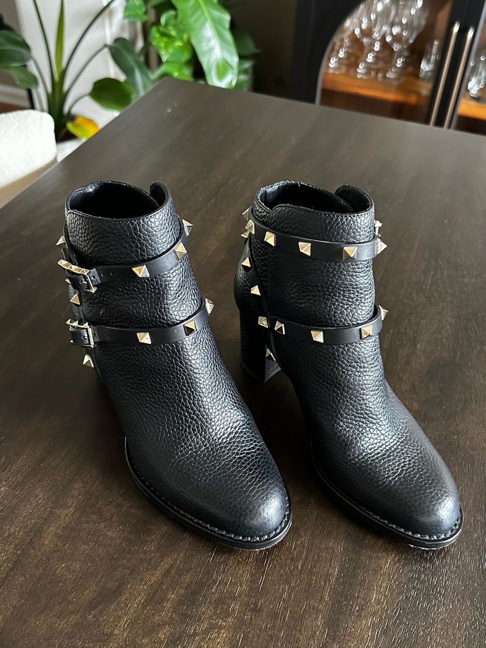 Valentine Rockstud 60mm block heel Ankle boots 35.5 BLACK